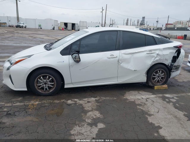 JTDKBRFU3J3070061 Toyota Prius Two
