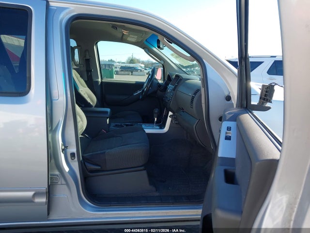 2010 NISSAN PATHFINDER 5N1AR1NB2AC629801 Photo 4