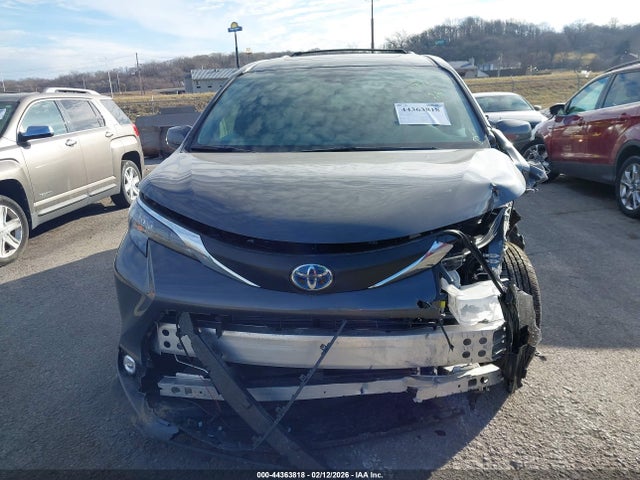 Toyota Sienna 2025 5TDJSKFC6SS225955 Image 28