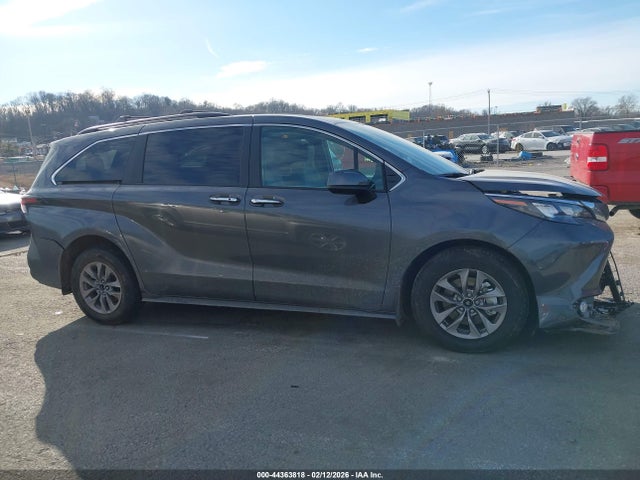 Toyota Sienna 2025 5TDJSKFC6SS225955 Image 29