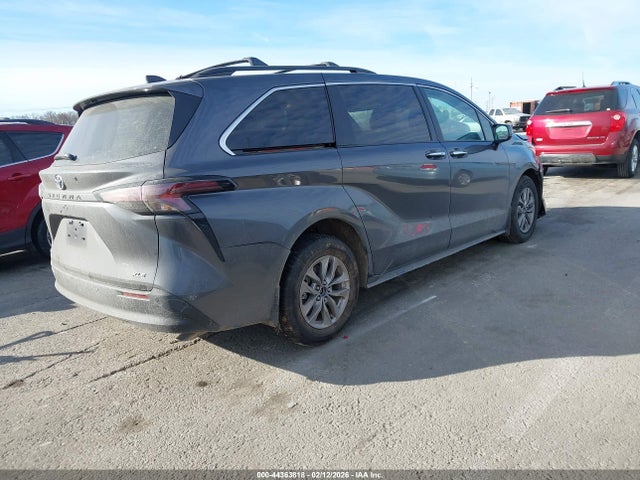 Toyota Sienna 2025 5TDJSKFC6SS225955 Image 19
