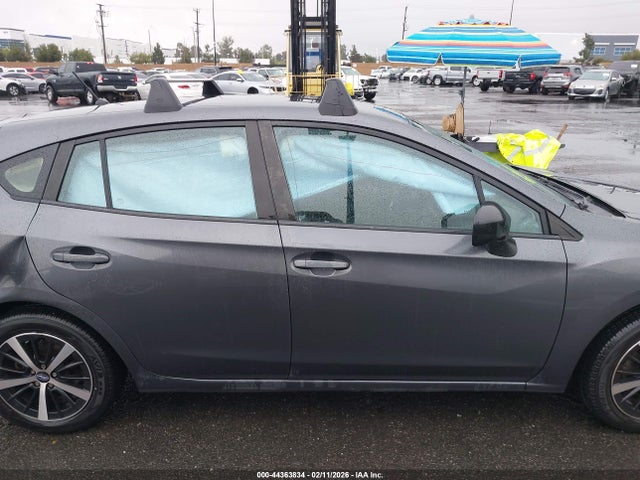 4S3GTAA68J3710830 Subaru Impreza 2.0i