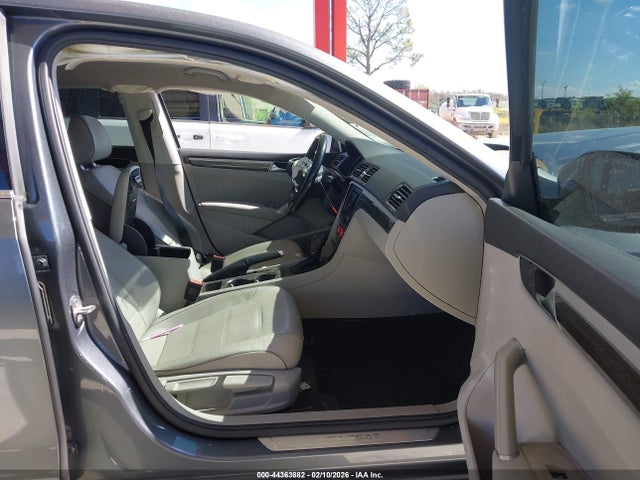 44363882 :رقم المزاد ، 1VWBA7A34JC026184 vin ، 2018 Volkswagen Passat 2.0t Se مزاد بيع