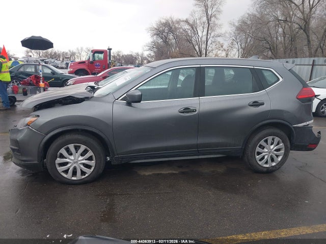 44363913 :رقم المزاد ، KNMAT2MT4HP507000 vin ، 2017 Nissan Rogue S مزاد بيع