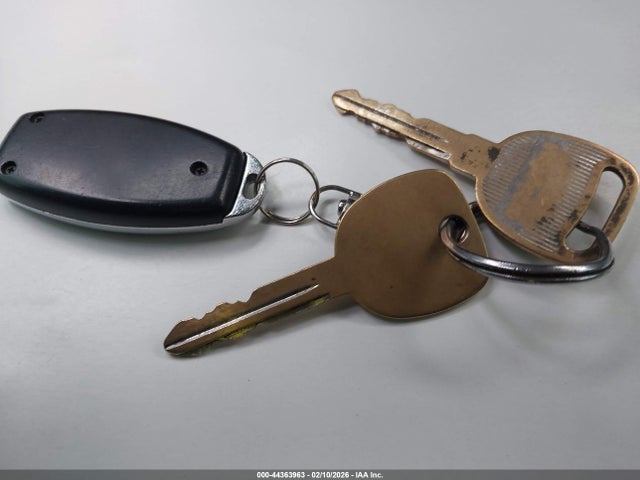 2001 CHEVROLET TAHOE 1GNEC13T31R203333 Photo 10