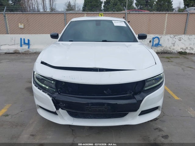 2C3CDXHG0JH179427 Dodge Charger Sxt Plus Rwd