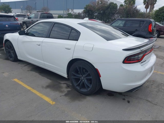 2C3CDXHG0JH179427 Dodge Charger Sxt Plus Rwd