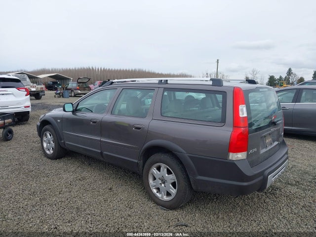 2005 VOLVO XC70 YV1SZ592251191724 Photo 2