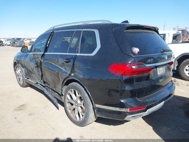 2022 BMW X7 5UXCW2C03N9L05707 Photo 2