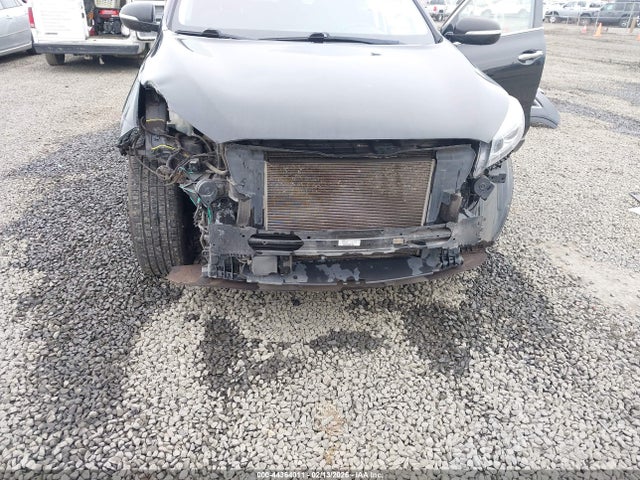 5XYPGDA55JG416942 KIA Sorento 3.3l Lx