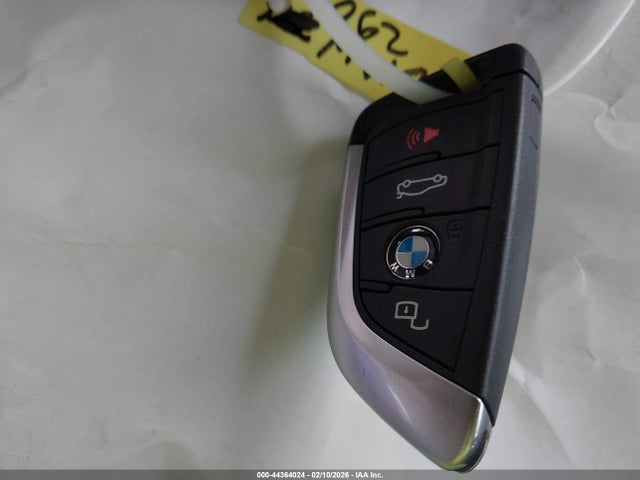 44364024 :رقم المزاد ، 3MW69CW02S8F70046 vin ، 2025 Bmw 330i مزاد بيع