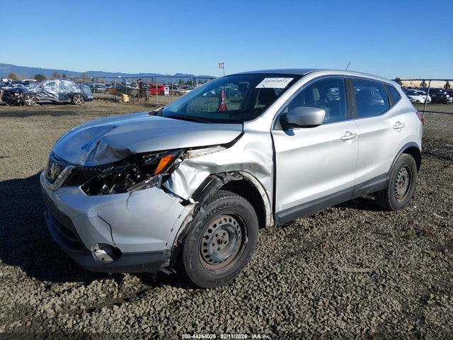 JN1BJ1CR9JW257438 Nissan Rogue Sport S