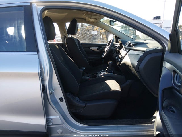 JN1BJ1CR9JW257438 Nissan Rogue Sport S