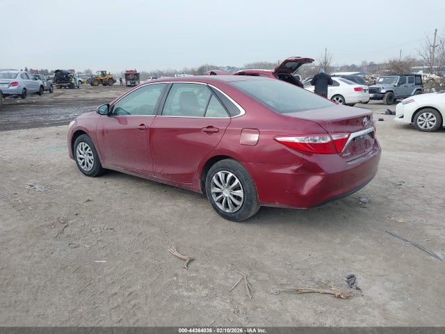 2015 TOYOTA CAMRY 4T1BF1FK2FU988997 Photo 2