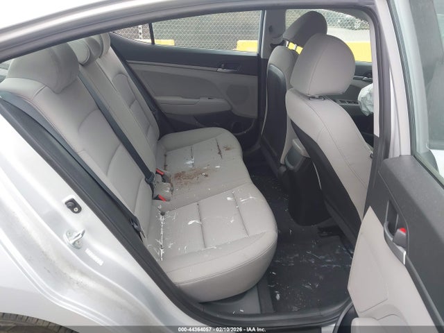 KMHD74LF9JU679003 Hyundai ELANTRA SE