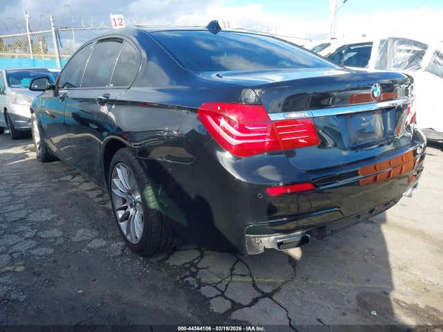 2013 BMW 740I WBAYA6C51DD143772 Photo 2