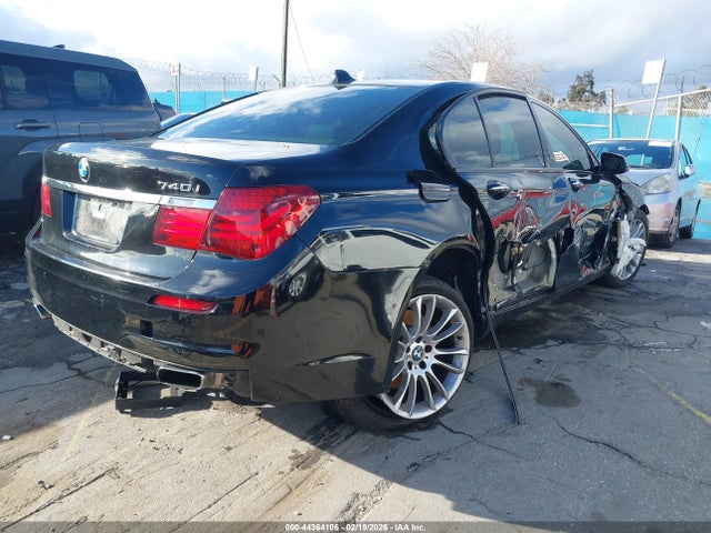 2013 BMW 740I WBAYA6C51DD143772 Photo 3
