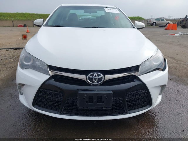 4T1BF1FK5HU400674 Toyota CAMRY SE