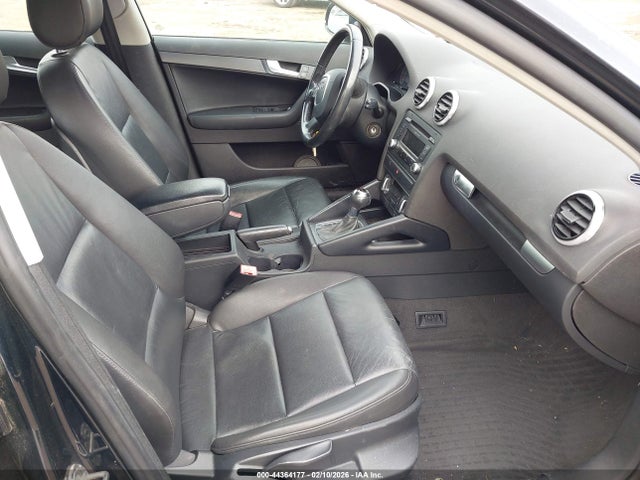 2011 AUDI A3 WAUBEAFM6BA022072 Photo 4