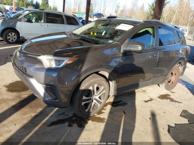 JTMZFREV0HJ102483 Toyota RAV4 LE