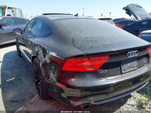 2014 AUDI A7 WAU2GAFC6EN090693 Photo 2