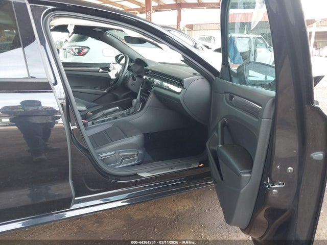 Продаж на аукціоні авто 2021 Volkswagen Passat 2.0t R-line, vin: 1VWMA7A30MC014188, номер лоту: 44364231