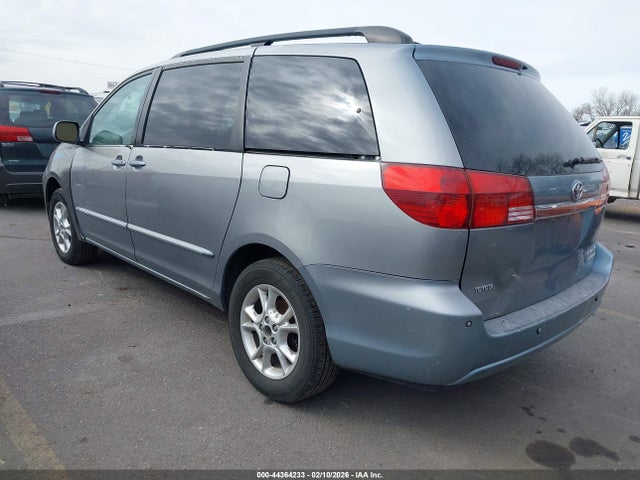 2005 TOYOTA SIENNA 5TDBA22C25S042649 Photo 2