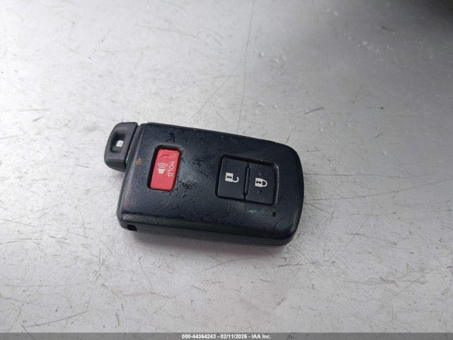 JTDKDTB37F1088926 Toyota Prius C Three