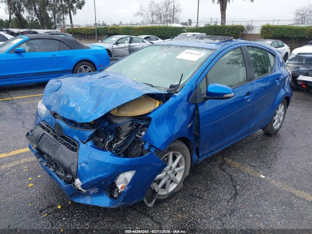 JTDKDTB37F1088926 Toyota Prius C Three