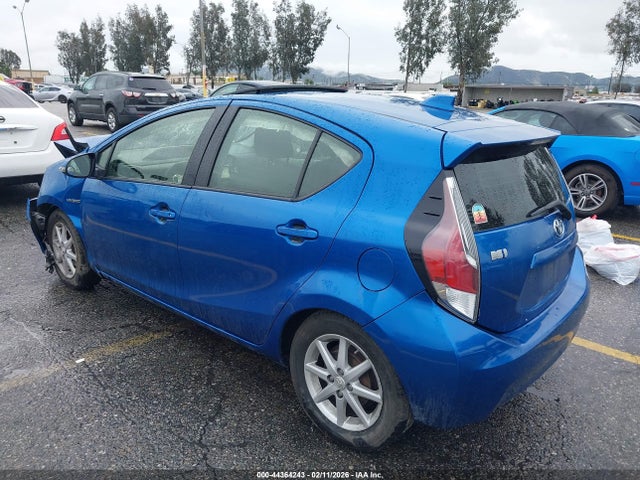 JTDKDTB37F1088926 Toyota Prius C Three