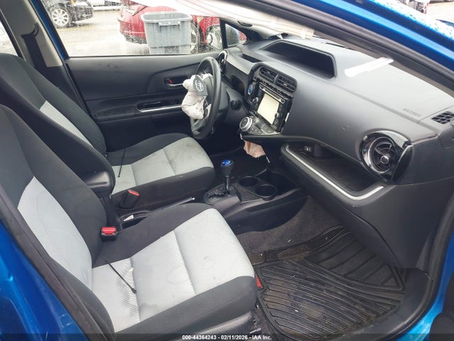 JTDKDTB37F1088926 Toyota Prius C Three