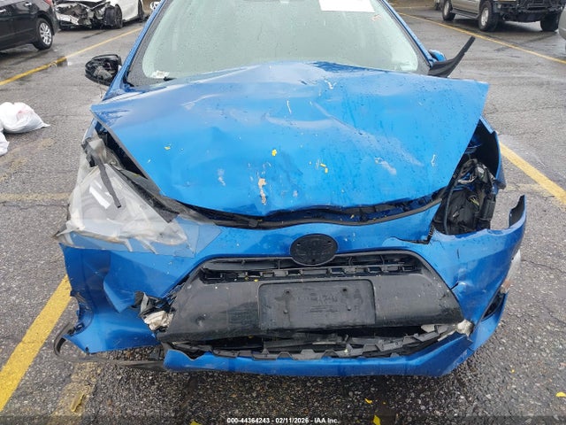 JTDKDTB37F1088926 Toyota Prius C Three