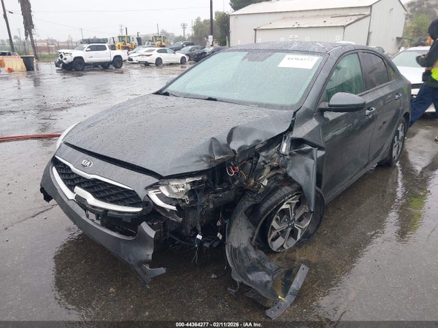 KIA Forte Lxs 2020 3KPF24AD0LE191041 Image 2