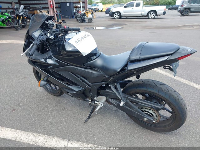 2023 YAMAHA YZFR3 MH3RH18Y6PK012153 Photo 2