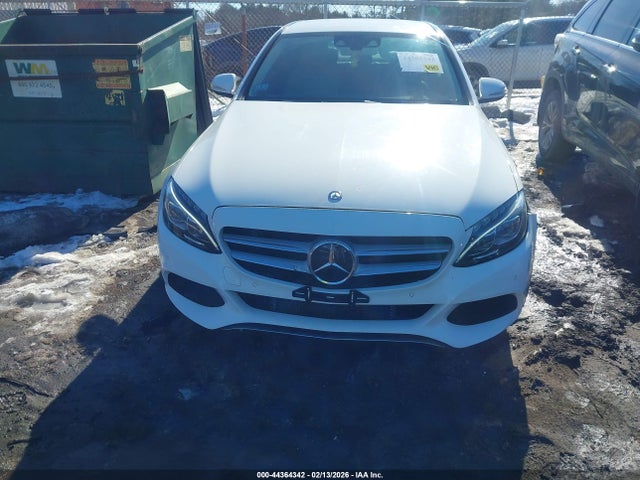 2015 Mercedes-benz C 300 4matic მანქანა იყიდება აუქციონზე, vin: 55SWF4KB3FU072740, აუქციონის ნომერი: 44364342