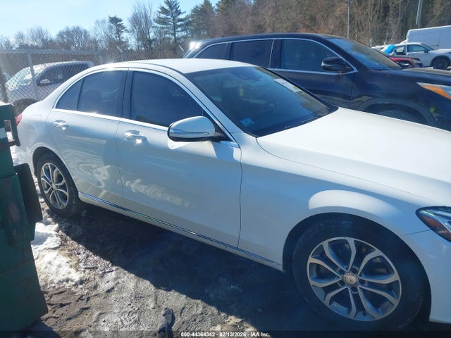 2015 Mercedes-benz C 300 4matic მანქანა იყიდება აუქციონზე, vin: 55SWF4KB3FU072740, აუქციონის ნომერი: 44364342