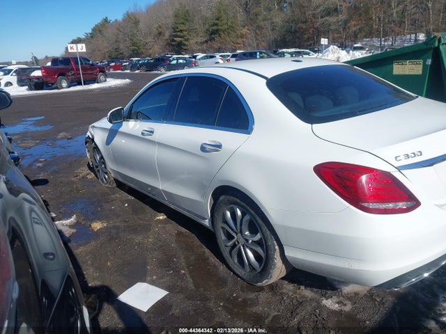2015 Mercedes-benz C 300 4matic მანქანა იყიდება აუქციონზე, vin: 55SWF4KB3FU072740, აუქციონის ნომერი: 44364342