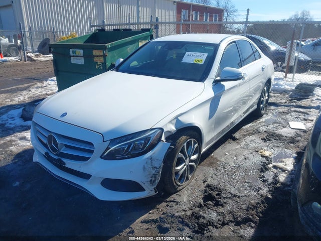 2015 Mercedes-benz C 300 4matic მანქანა იყიდება აუქციონზე, vin: 55SWF4KB3FU072740, აუქციონის ნომერი: 44364342