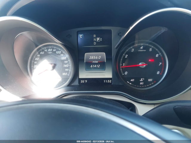 2015 Mercedes-benz C 300 4matic მანქანა იყიდება აუქციონზე, vin: 55SWF4KB3FU072740, აუქციონის ნომერი: 44364342