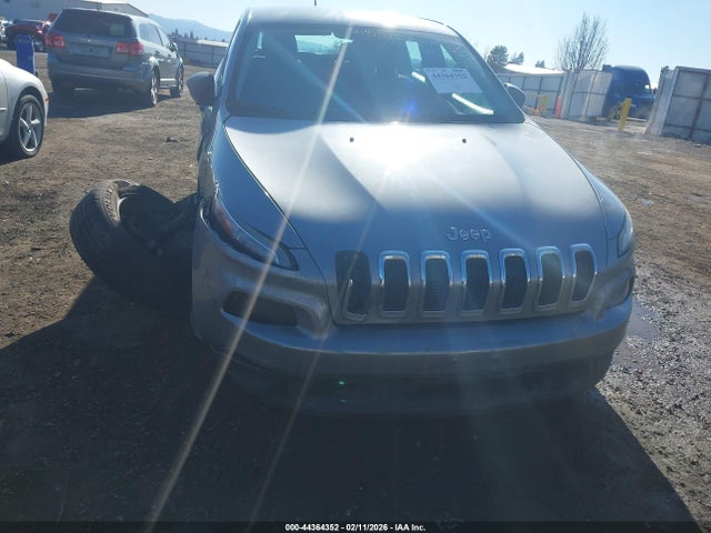 1C4PJLABXEW155043 Jeep Cherokee Sport