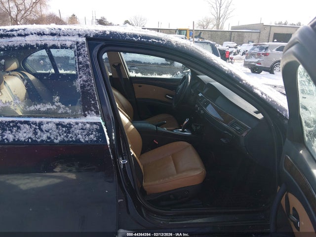 2010 BMW 528I WBANV1C56AC157436 Photo 4