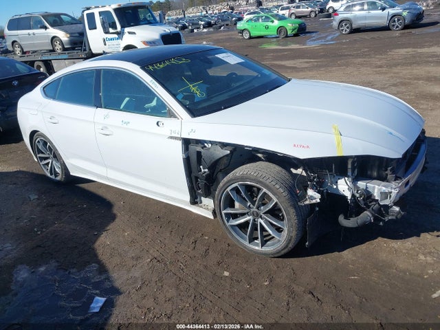 2024 AUDI A5 SPORTBACK WAUDACF54RA117443 Photo 0