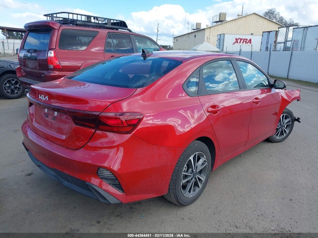 3KPF24AD4PE543818 KIA Forte Lxs