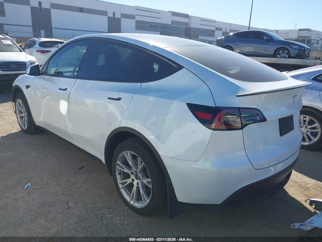 2023 TESLA MODEL Y 7SAYGDEE4PA088895 Photo 2