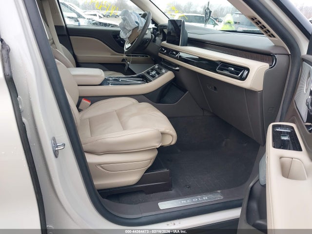 2023 LINCOLN AVIATOR 5LM5J7XC2PGL28168 Photo 4