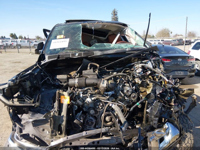 5TFAY5F12KX858218 Toyota Tundra 1794 5.7l V8
