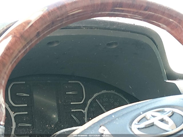5TFAY5F12KX858218 Toyota Tundra 1794 5.7l V8