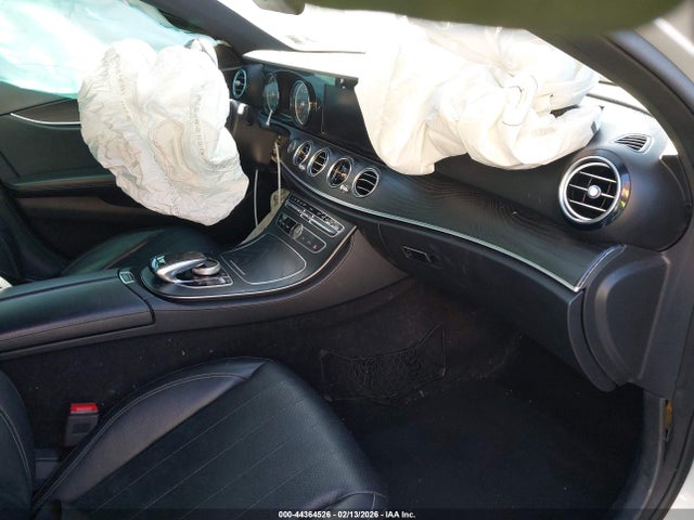 2019 MERCEDES-BENZ E 300 WDDZF4JB9KA502148 Photo 4