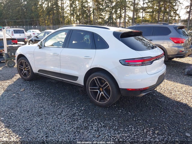 2021 PORSCHE MACAN WP1AA2A55MLB08222 Photo 2