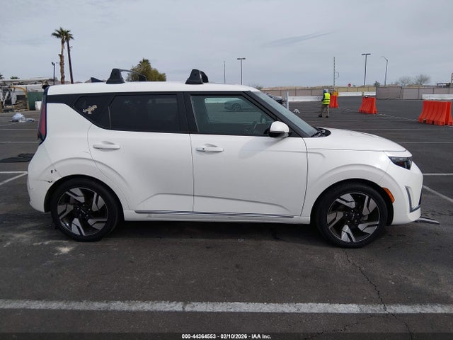 KNDJ53AU1P7854554 KIA Soul Gt-line